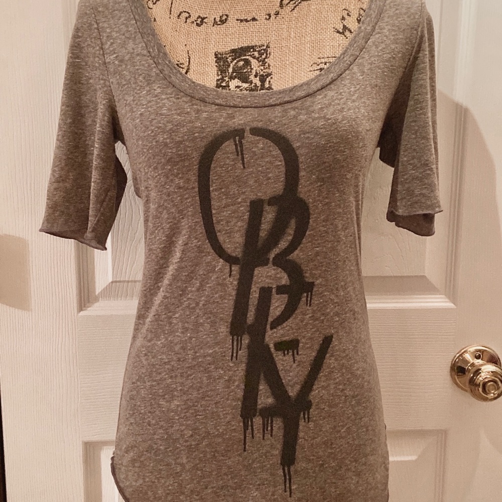 OBEY women’s tee - sleeves comes to elbow